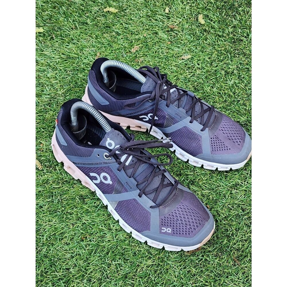 ON CLOUDFLOW - Womens Sneakers - SIZE 7.5